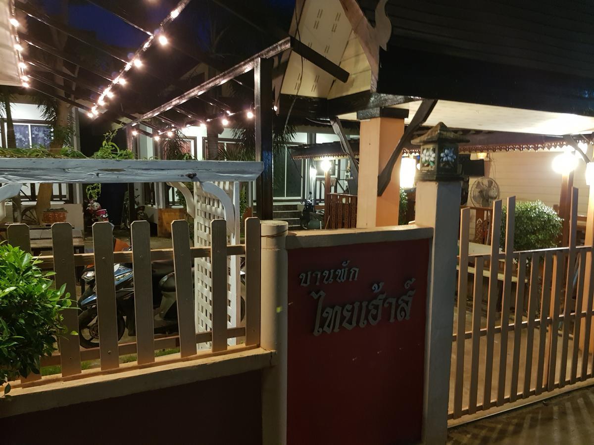 Thaihouse Ko Lan Exterior photo